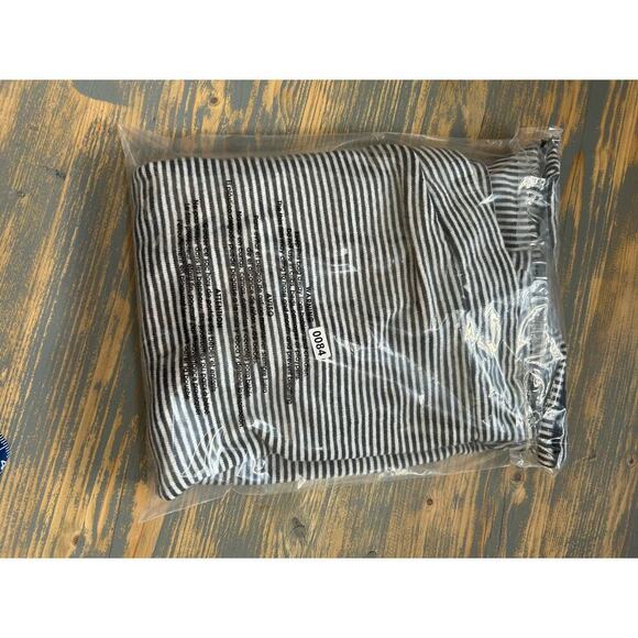 Loft Striped Short Sleeve Embroidered Lovely Blouse Size M - Picture 16 of 16